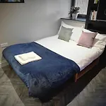 Luxurious Contemporary Smart City Centre Apartment